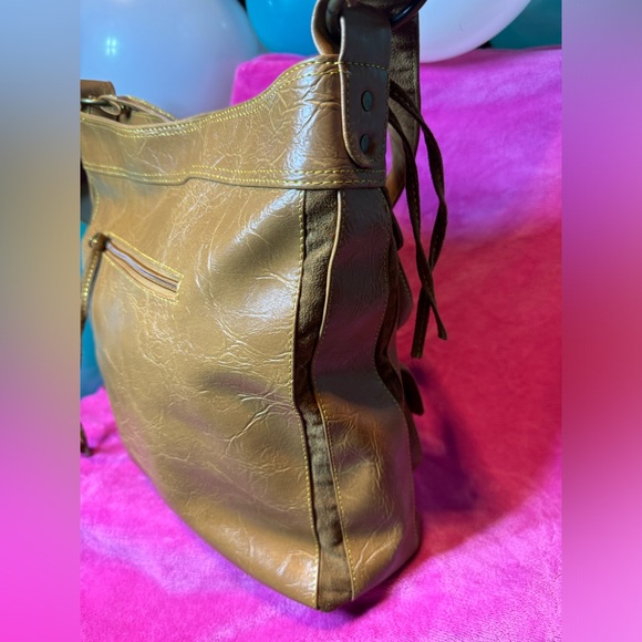 Candie’s Vintage Distressed shoulder Bag W Brass Hardware & Multiple Pockets - Picture 8 of 11